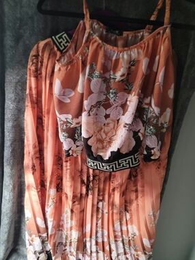 womens T&N 2 piece outfit size med